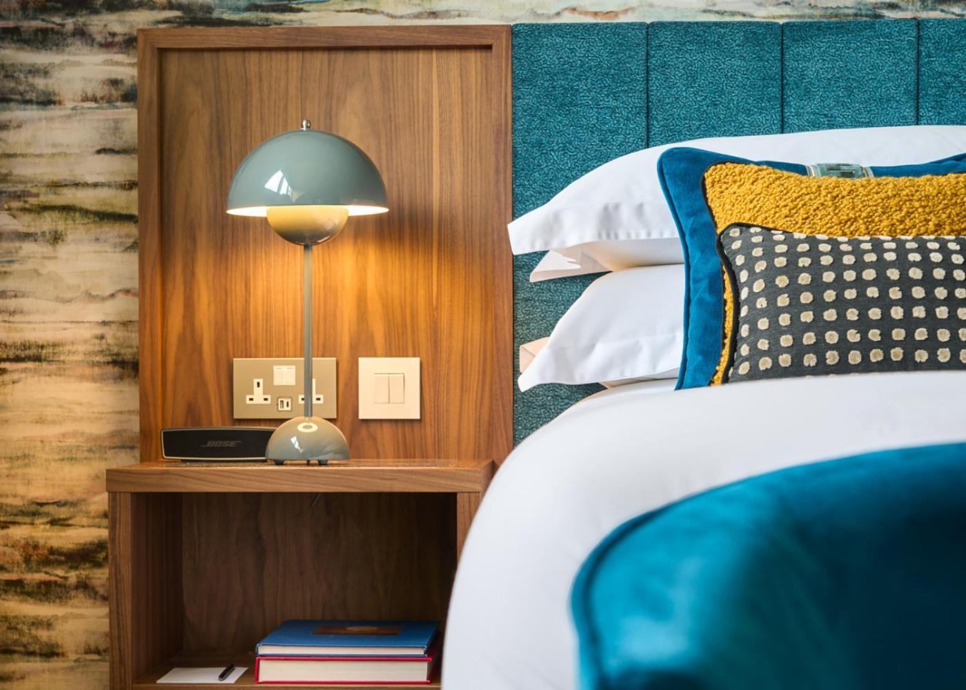 Deluxe Queen Room,1549826608:JPEG